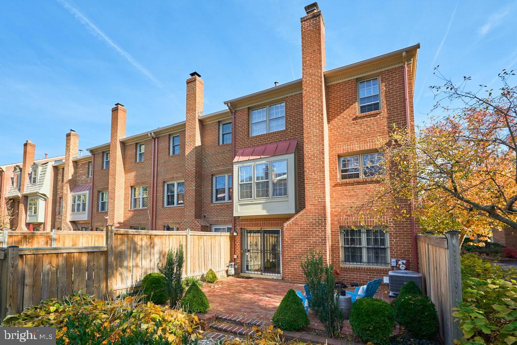 5116 WOODMIRE LN, ALEXANDRIA, Virginia 22311, 3 Bedrooms Bedrooms, ,2 BathroomsBathrooms,Residential,For sale,5116 WOODMIRE LN,VAAX2051122 MLS # VAAX2051122