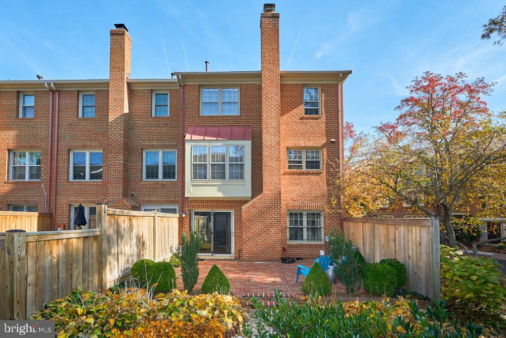 5116 WOODMIRE LN, ALEXANDRIA, Virginia 22311, 3 Bedrooms Bedrooms, ,2 BathroomsBathrooms,Residential,For sale,5116 WOODMIRE LN,VAAX2051122 MLS # VAAX2051122