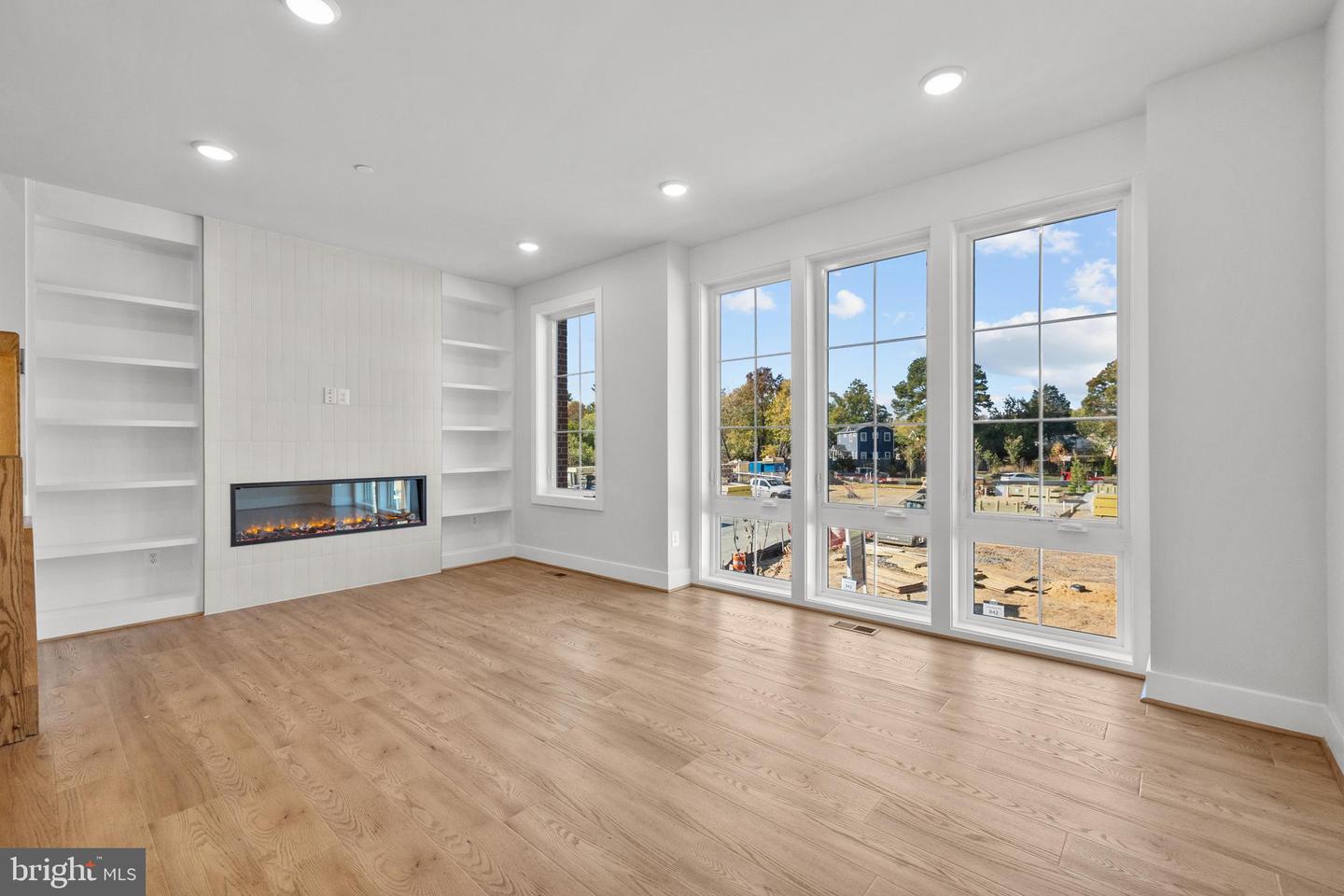 2605 FALL LINE ST, ALEXANDRIA, Virginia 22301, 4 Bedrooms Bedrooms, ,4 BathroomsBathrooms,Residential,For sale,2605 FALL LINE ST,VAAX2051282 MLS # VAAX2051282