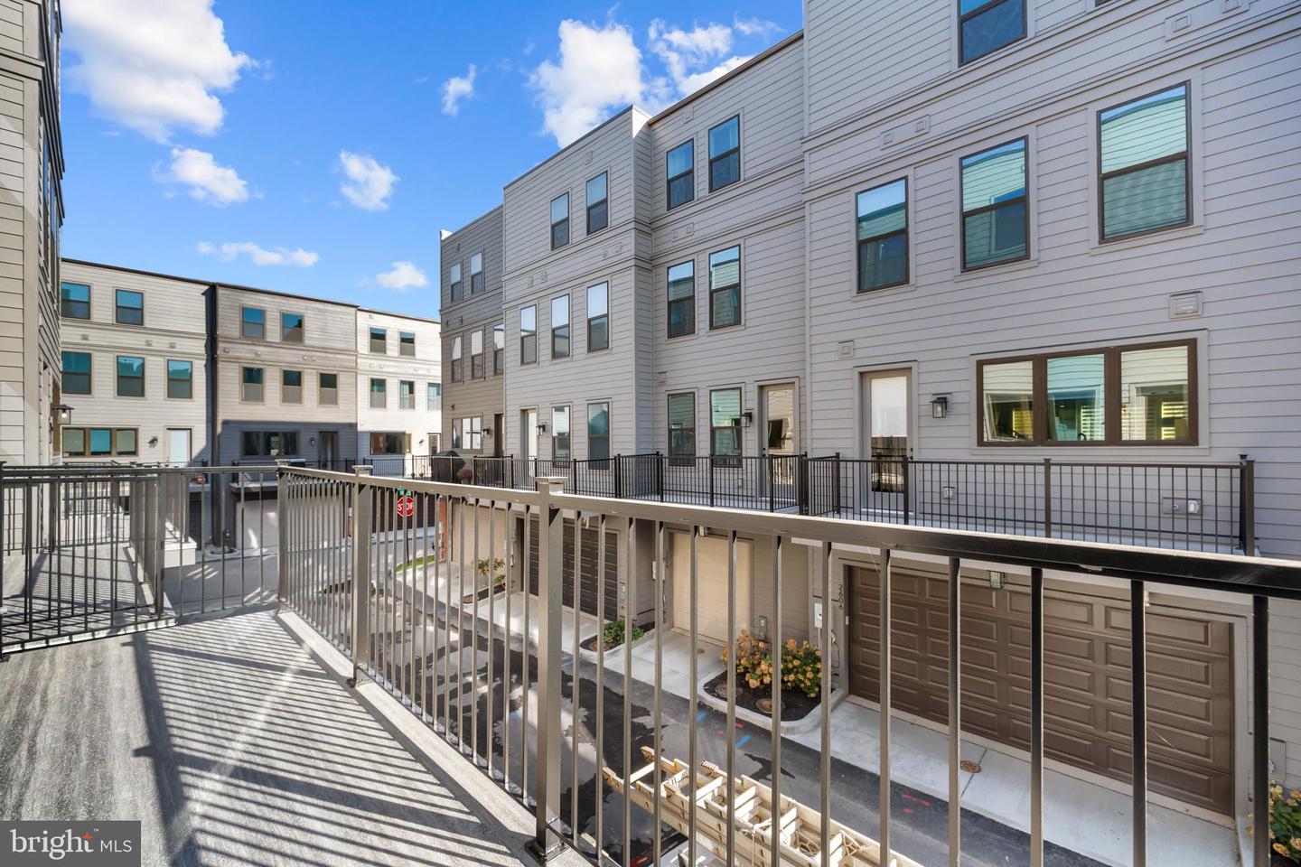 2605 FALL LINE ST, ALEXANDRIA, Virginia 22301, 4 Bedrooms Bedrooms, ,4 BathroomsBathrooms,Residential,For sale,2605 FALL LINE ST,VAAX2051282 MLS # VAAX2051282