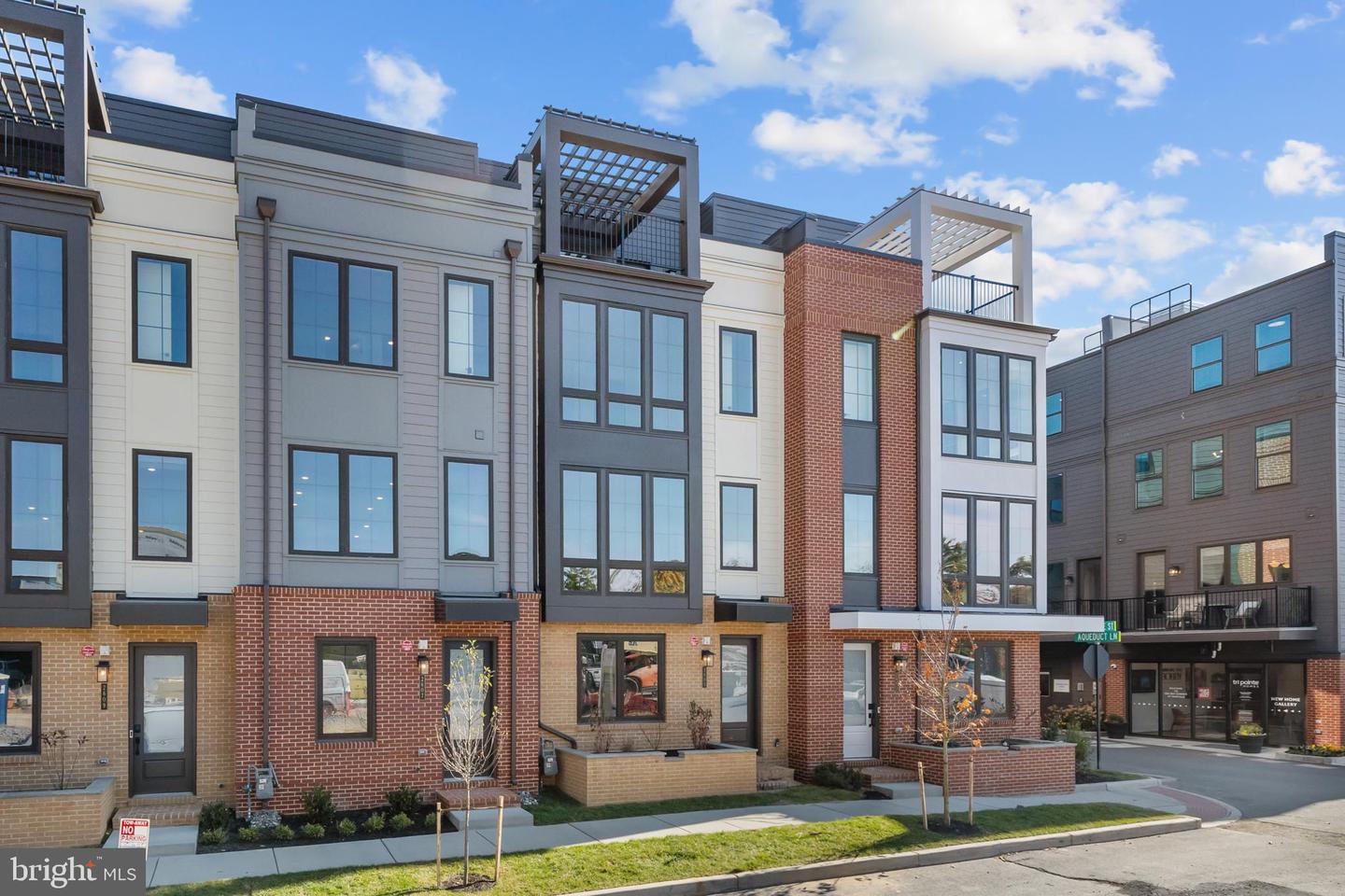 2605 FALL LINE ST, ALEXANDRIA, Virginia 22301, 4 Bedrooms Bedrooms, ,4 BathroomsBathrooms,Residential,For sale,2605 FALL LINE ST,VAAX2051282 MLS # VAAX2051282