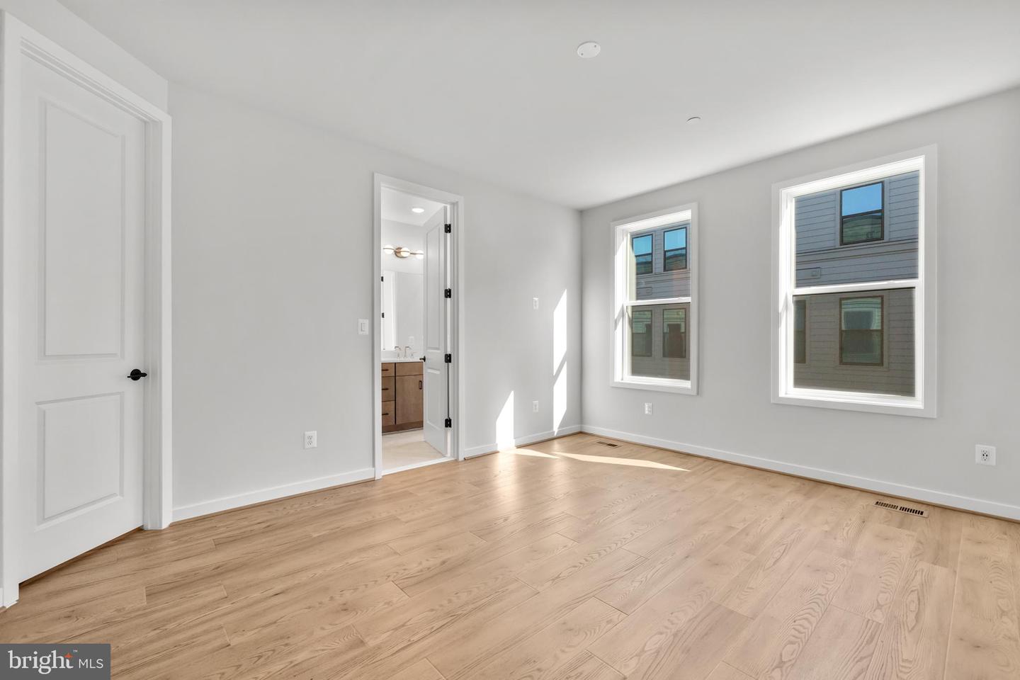 2605 FALL LINE ST, ALEXANDRIA, Virginia 22301, 4 Bedrooms Bedrooms, ,4 BathroomsBathrooms,Residential,For sale,2605 FALL LINE ST,VAAX2051282 MLS # VAAX2051282