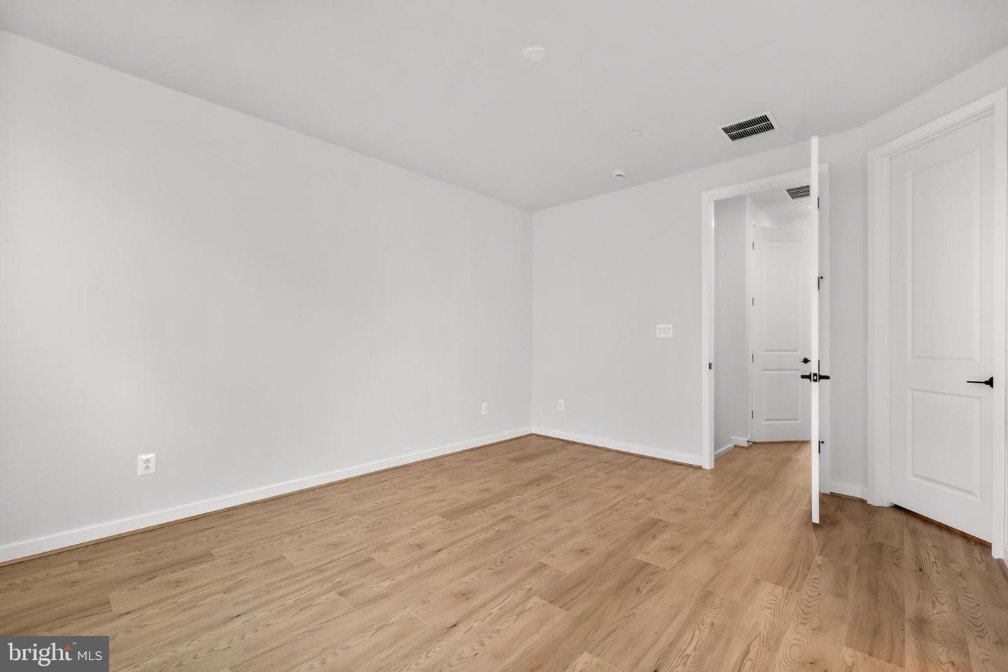 2605 FALL LINE ST, ALEXANDRIA, Virginia 22301, 4 Bedrooms Bedrooms, ,4 BathroomsBathrooms,Residential,For sale,2605 FALL LINE ST,VAAX2051282 MLS # VAAX2051282