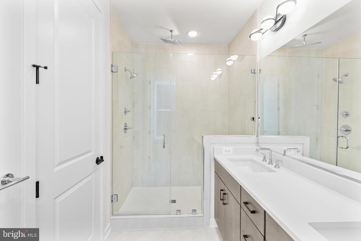 2605 FALL LINE ST, ALEXANDRIA, Virginia 22301, 4 Bedrooms Bedrooms, ,4 BathroomsBathrooms,Residential,For sale,2605 FALL LINE ST,VAAX2051282 MLS # VAAX2051282