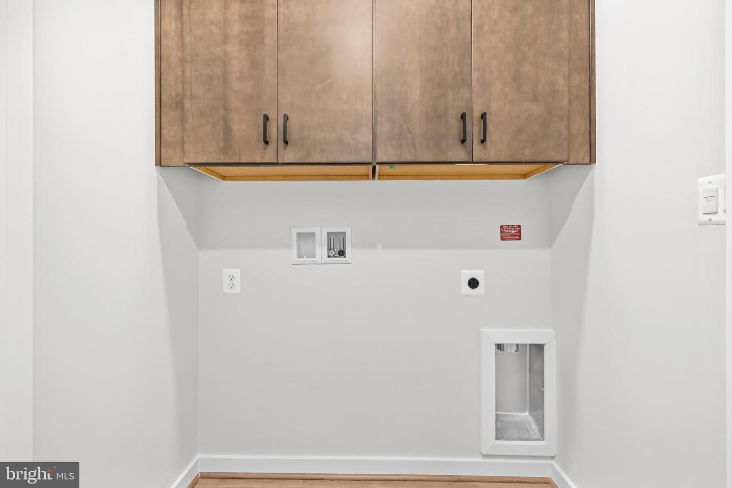 2605 FALL LINE ST, ALEXANDRIA, Virginia 22301, 4 Bedrooms Bedrooms, ,4 BathroomsBathrooms,Residential,For sale,2605 FALL LINE ST,VAAX2051282 MLS # VAAX2051282