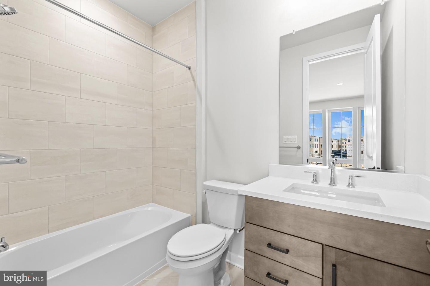 2605 FALL LINE ST, ALEXANDRIA, Virginia 22301, 4 Bedrooms Bedrooms, ,4 BathroomsBathrooms,Residential,For sale,2605 FALL LINE ST,VAAX2051282 MLS # VAAX2051282