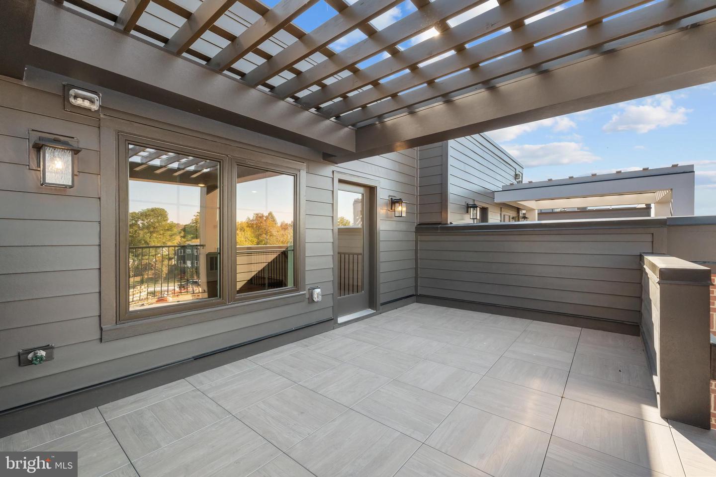 2605 FALL LINE ST, ALEXANDRIA, Virginia 22301, 4 Bedrooms Bedrooms, ,4 BathroomsBathrooms,Residential,For sale,2605 FALL LINE ST,VAAX2051282 MLS # VAAX2051282