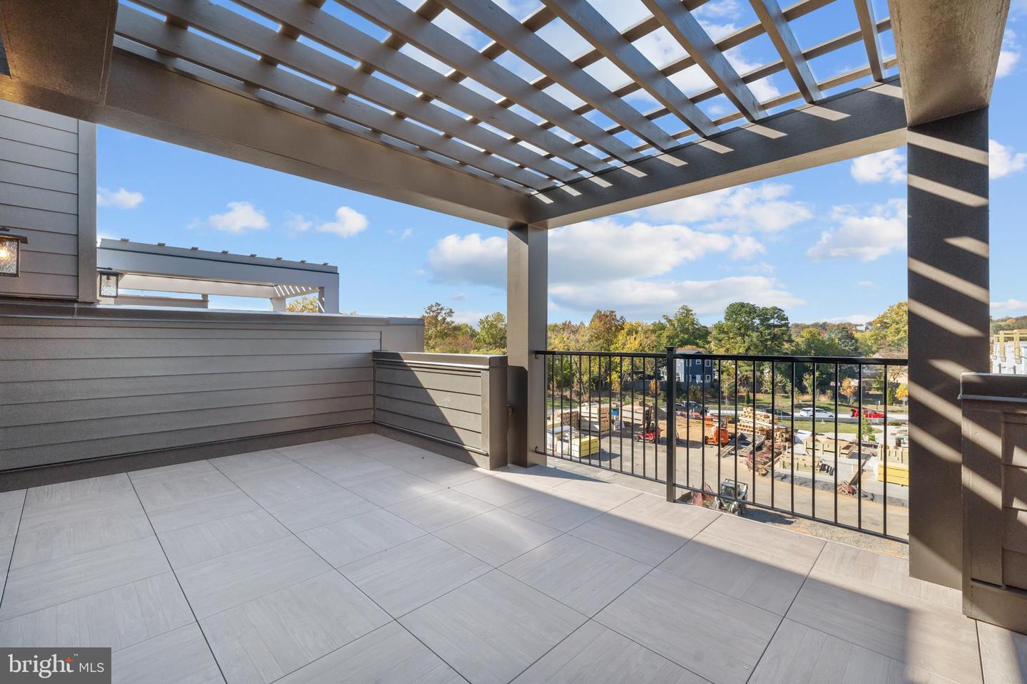 2605 FALL LINE ST, ALEXANDRIA, Virginia 22301, 4 Bedrooms Bedrooms, ,4 BathroomsBathrooms,Residential,For sale,2605 FALL LINE ST,VAAX2051282 MLS # VAAX2051282