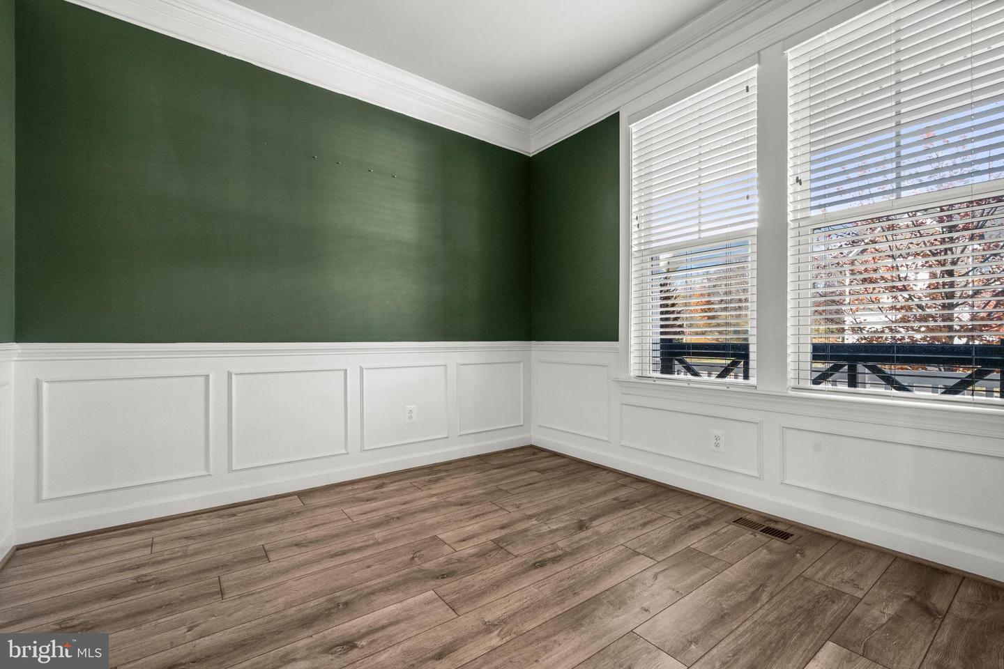 18140 RIDGEWOOD PL, ROUND HILL, Virginia 20141, 5 Bedrooms Bedrooms, 9 Rooms Rooms,4 BathroomsBathrooms,Residential,For sale,18140 RIDGEWOOD PL,VALO2110102 MLS # VALO2110102