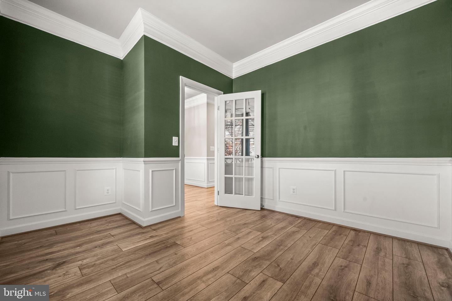 18140 RIDGEWOOD PL, ROUND HILL, Virginia 20141, 5 Bedrooms Bedrooms, 9 Rooms Rooms,4 BathroomsBathrooms,Residential,For sale,18140 RIDGEWOOD PL,VALO2110102 MLS # VALO2110102