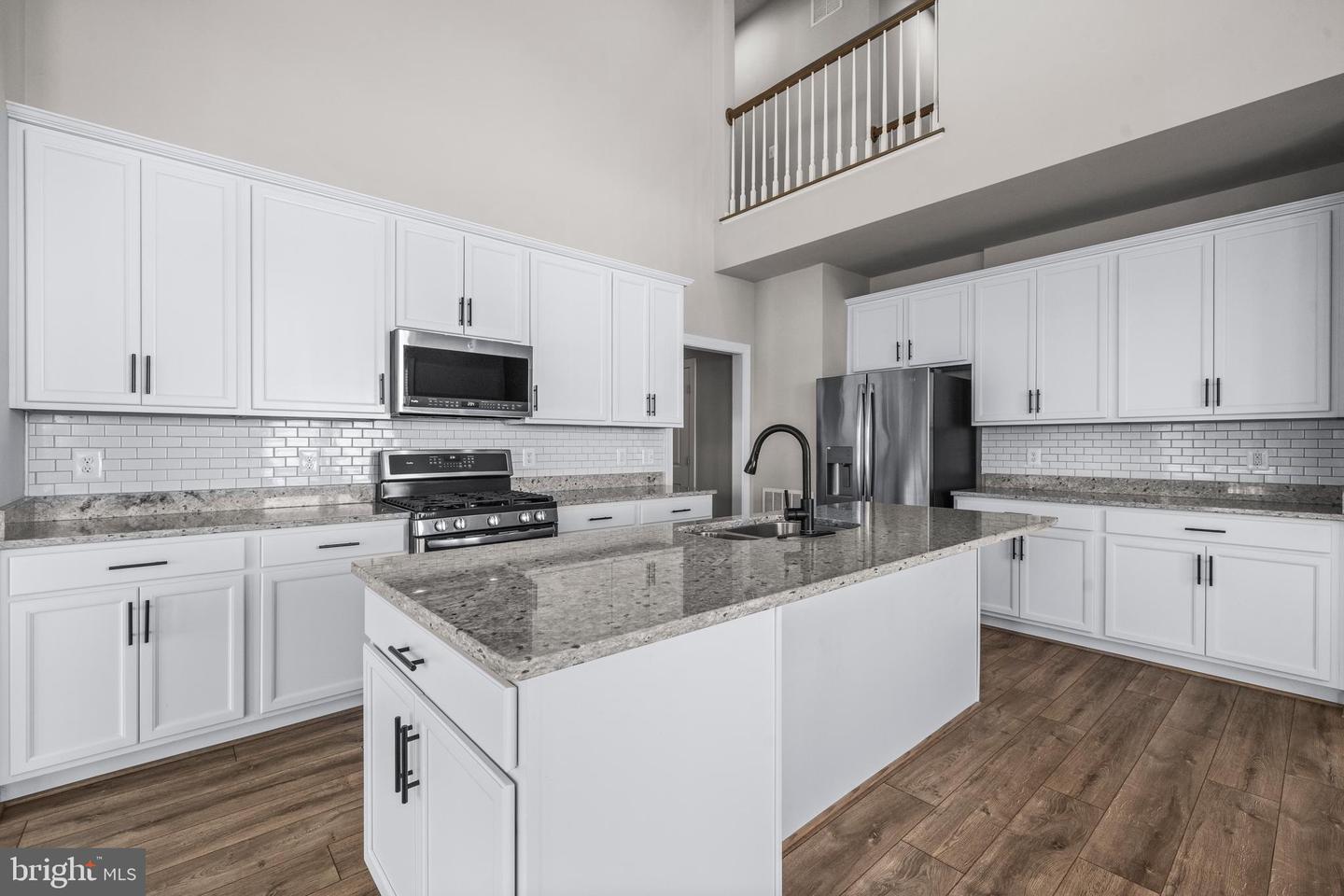 18140 RIDGEWOOD PL, ROUND HILL, Virginia 20141, 5 Bedrooms Bedrooms, 9 Rooms Rooms,4 BathroomsBathrooms,Residential,For sale,18140 RIDGEWOOD PL,VALO2110102 MLS # VALO2110102