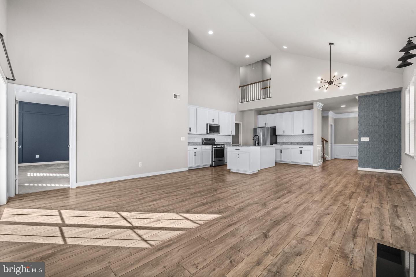 18140 RIDGEWOOD PL, ROUND HILL, Virginia 20141, 5 Bedrooms Bedrooms, 9 Rooms Rooms,4 BathroomsBathrooms,Residential,For sale,18140 RIDGEWOOD PL,VALO2110102 MLS # VALO2110102