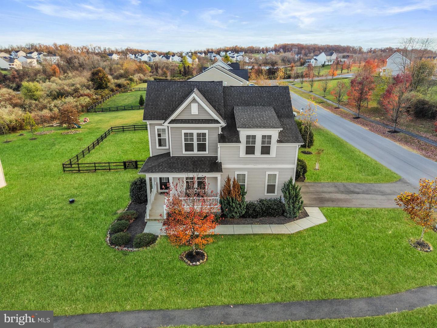 18140 RIDGEWOOD PL, ROUND HILL, Virginia 20141, 5 Bedrooms Bedrooms, 9 Rooms Rooms,4 BathroomsBathrooms,Residential,For sale,18140 RIDGEWOOD PL,VALO2110102 MLS # VALO2110102