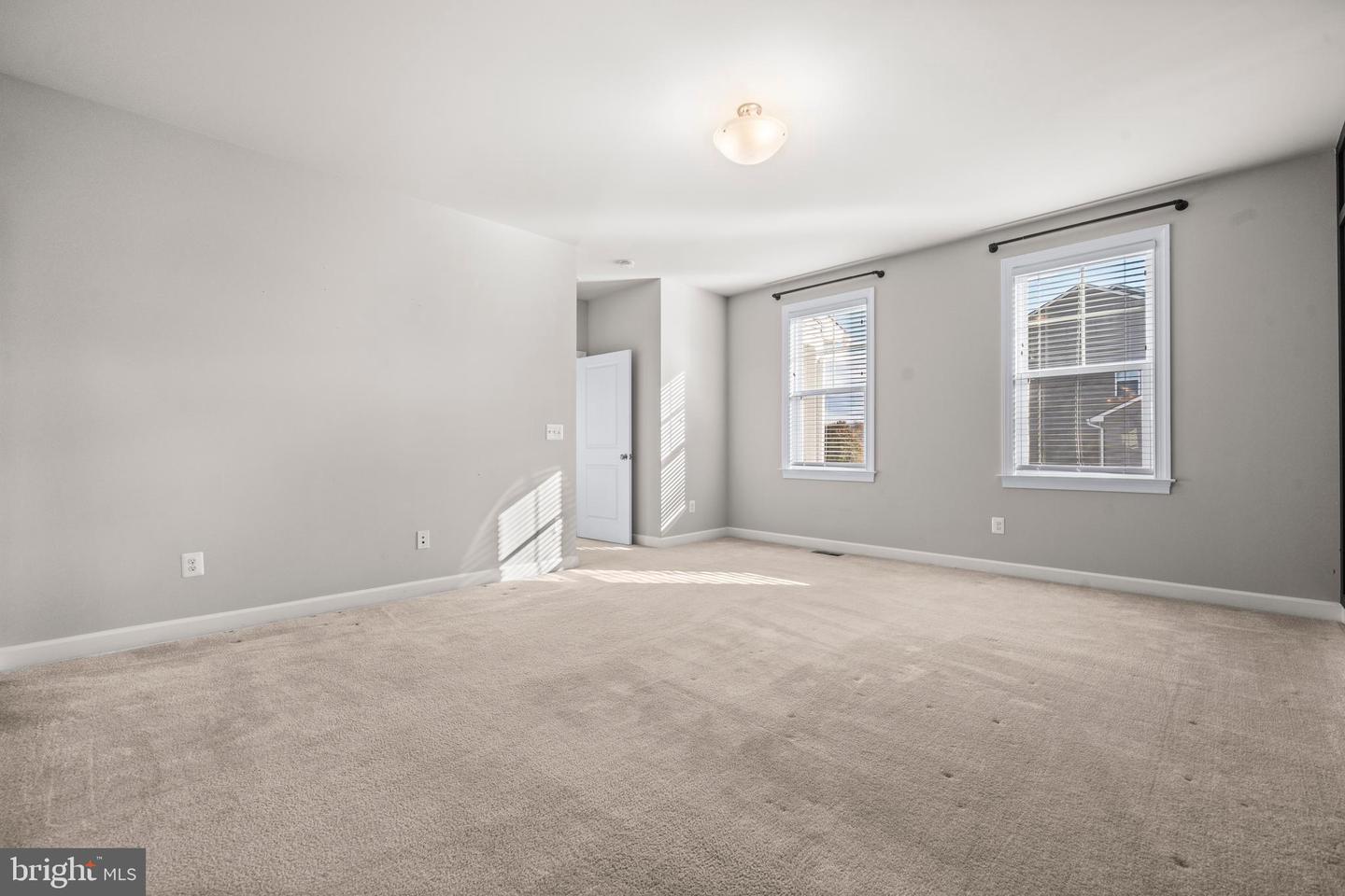 18140 RIDGEWOOD PL, ROUND HILL, Virginia 20141, 5 Bedrooms Bedrooms, 9 Rooms Rooms,4 BathroomsBathrooms,Residential,For sale,18140 RIDGEWOOD PL,VALO2110102 MLS # VALO2110102