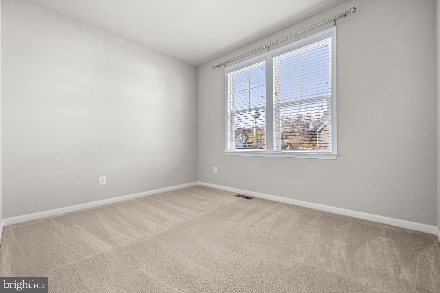 18140 RIDGEWOOD PL, ROUND HILL, Virginia 20141, 5 Bedrooms Bedrooms, 9 Rooms Rooms,4 BathroomsBathrooms,Residential,For sale,18140 RIDGEWOOD PL,VALO2110102 MLS # VALO2110102