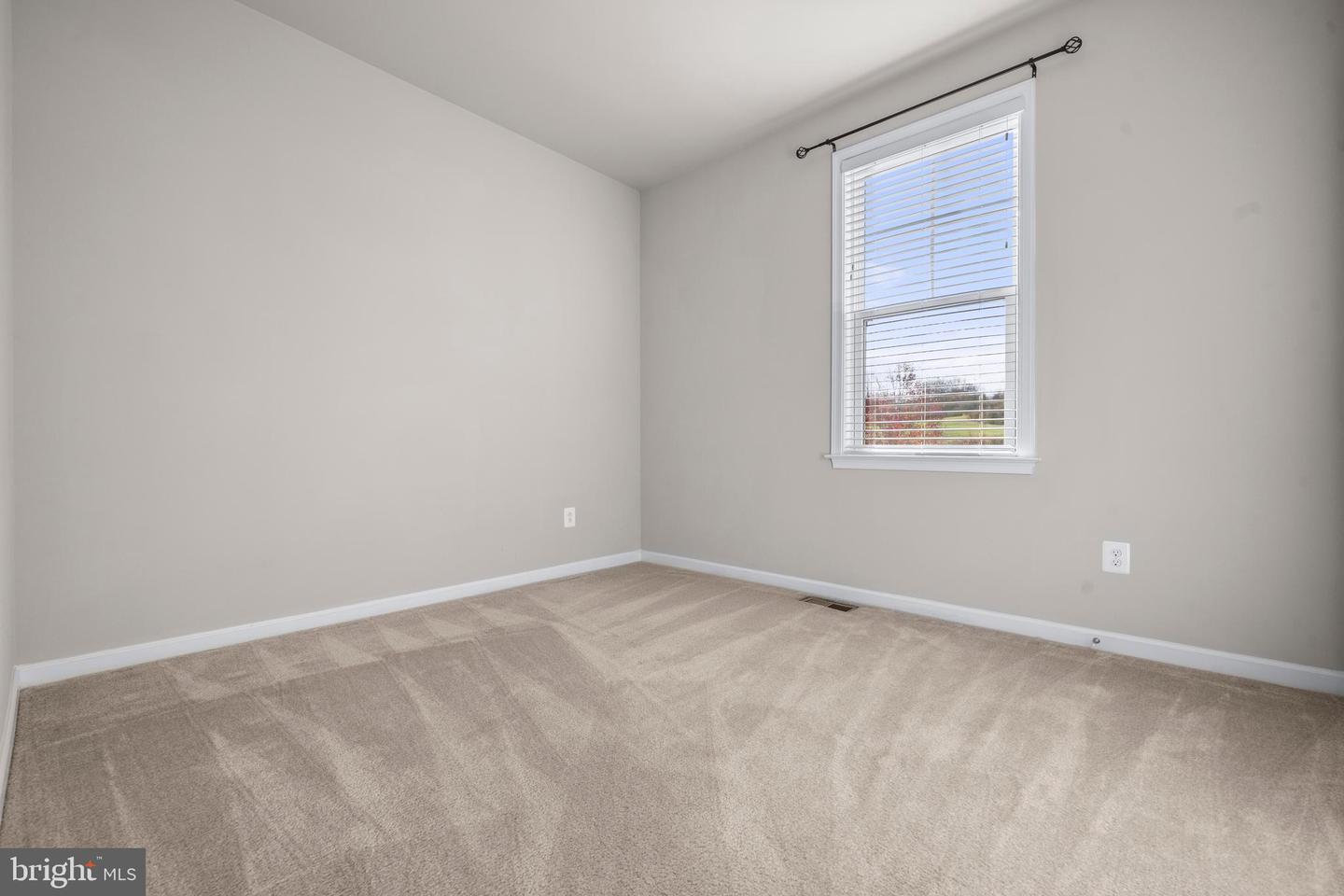 18140 RIDGEWOOD PL, ROUND HILL, Virginia 20141, 5 Bedrooms Bedrooms, 9 Rooms Rooms,4 BathroomsBathrooms,Residential,For sale,18140 RIDGEWOOD PL,VALO2110102 MLS # VALO2110102