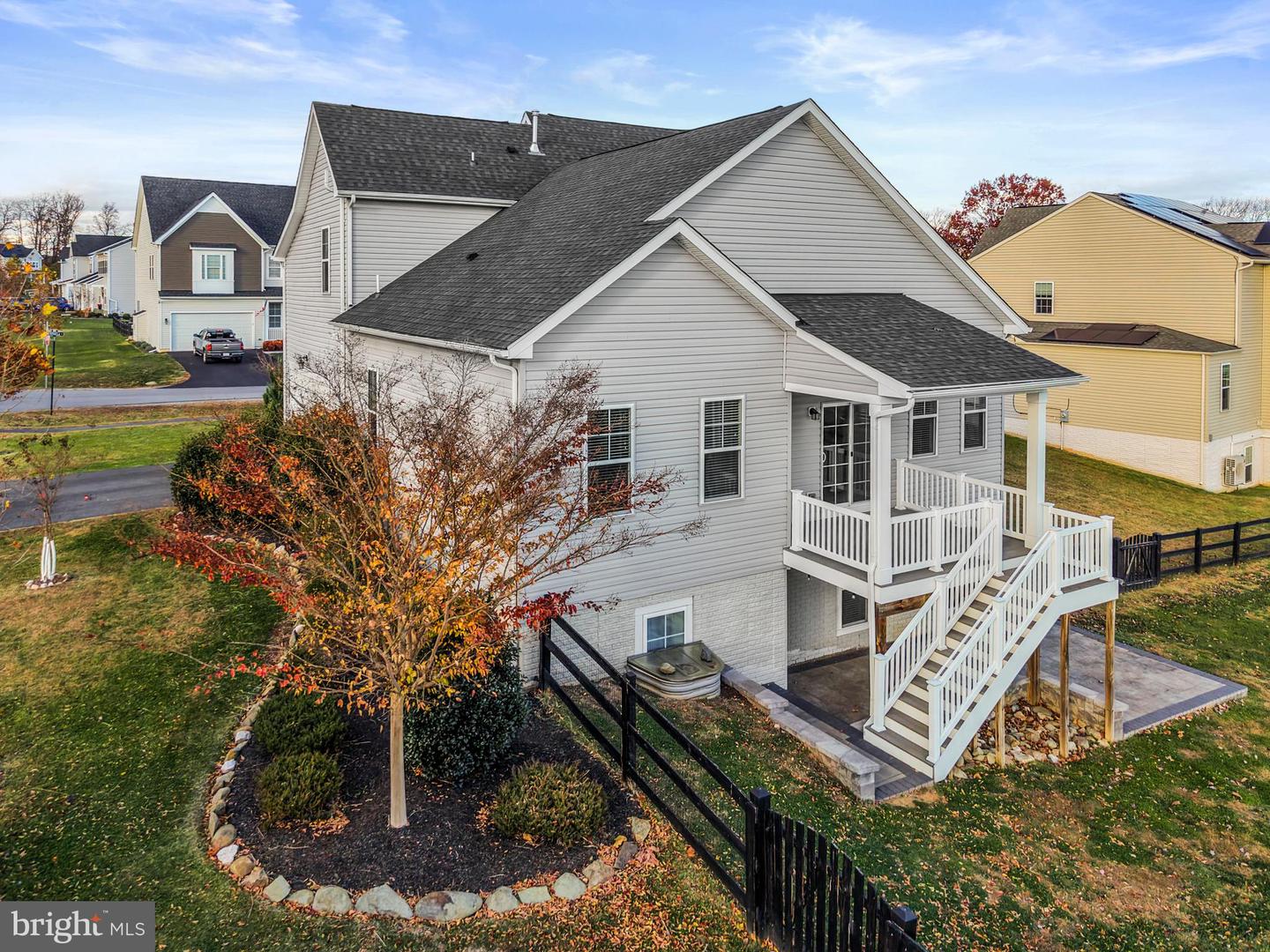 18140 RIDGEWOOD PL, ROUND HILL, Virginia 20141, 5 Bedrooms Bedrooms, 9 Rooms Rooms,4 BathroomsBathrooms,Residential,For sale,18140 RIDGEWOOD PL,VALO2110102 MLS # VALO2110102