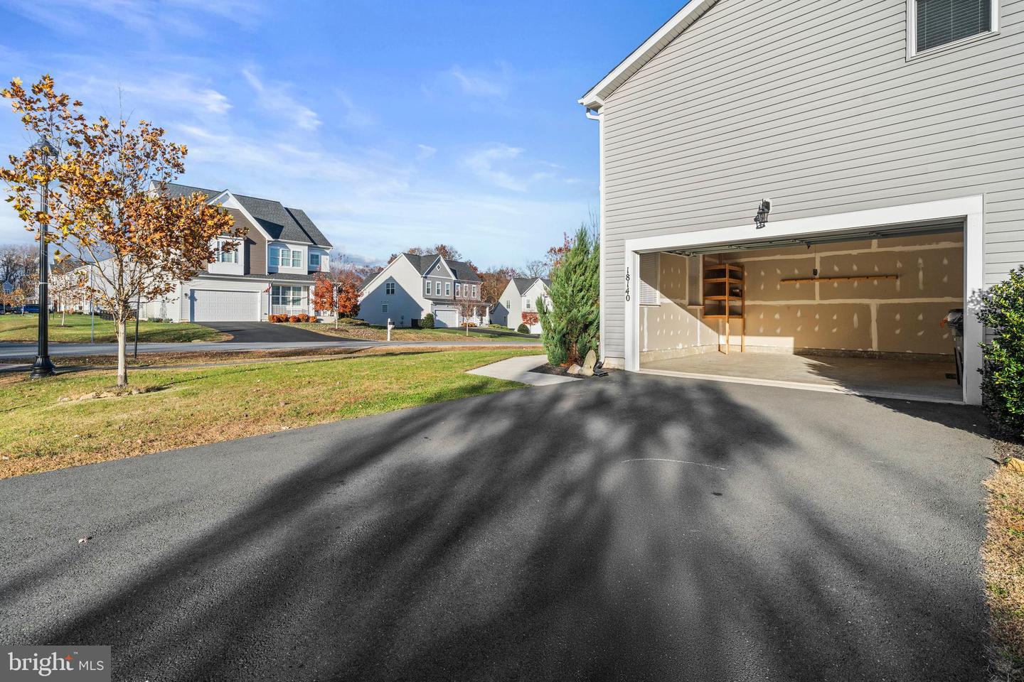 18140 RIDGEWOOD PL, ROUND HILL, Virginia 20141, 5 Bedrooms Bedrooms, 9 Rooms Rooms,4 BathroomsBathrooms,Residential,For sale,18140 RIDGEWOOD PL,VALO2110102 MLS # VALO2110102