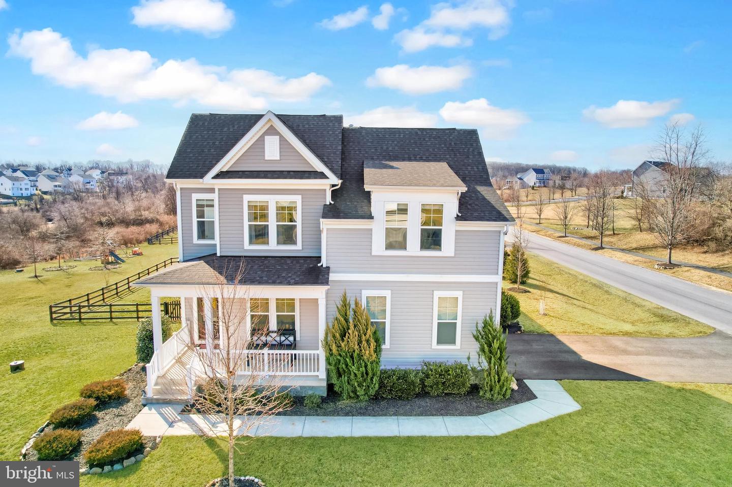 18140 RIDGEWOOD PL, ROUND HILL, Virginia 20141, 5 Bedrooms Bedrooms, 9 Rooms Rooms,4 BathroomsBathrooms,Residential,For sale,18140 RIDGEWOOD PL,VALO2110102 MLS # VALO2110102