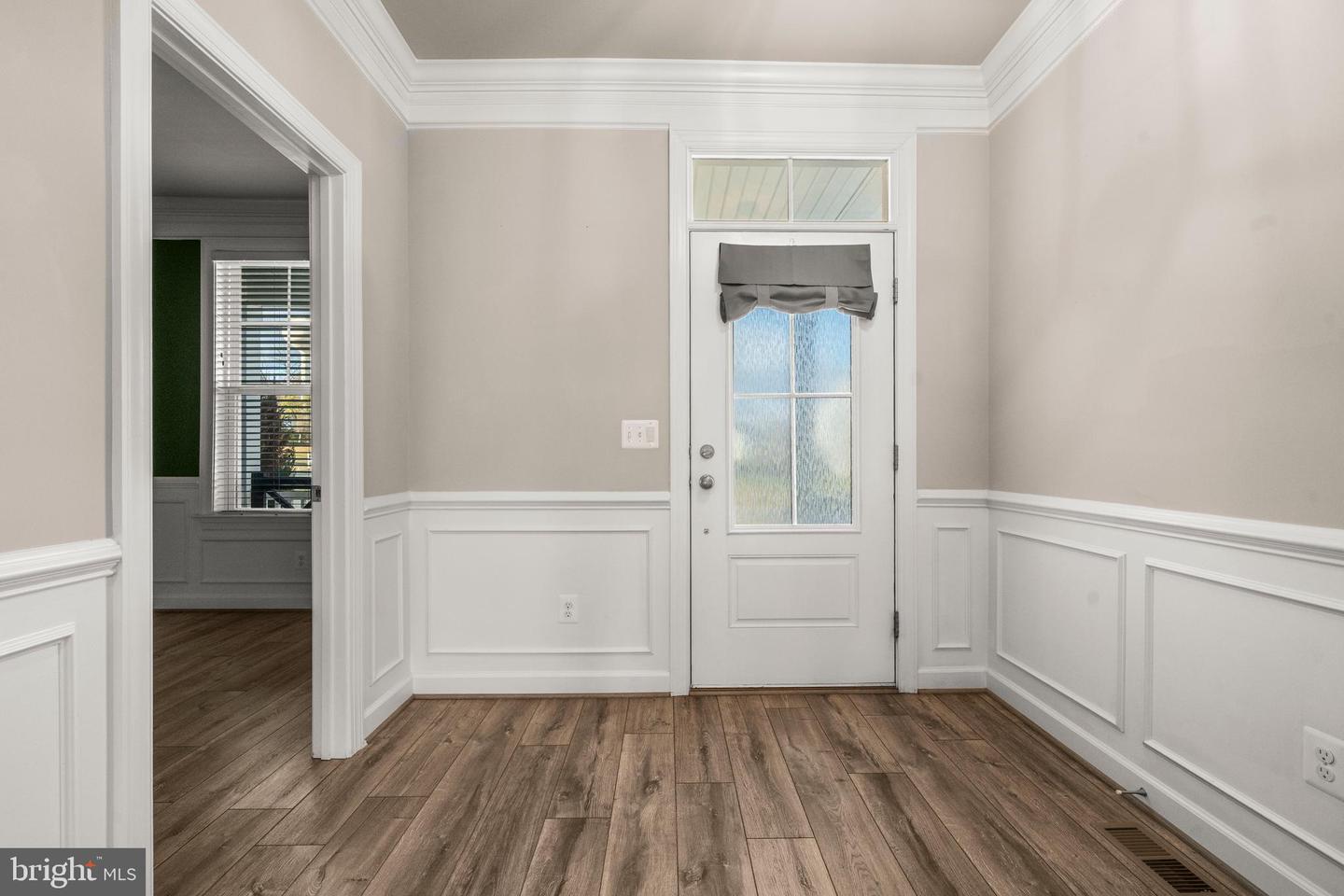 18140 RIDGEWOOD PL, ROUND HILL, Virginia 20141, 5 Bedrooms Bedrooms, 9 Rooms Rooms,4 BathroomsBathrooms,Residential,For sale,18140 RIDGEWOOD PL,VALO2110102 MLS # VALO2110102