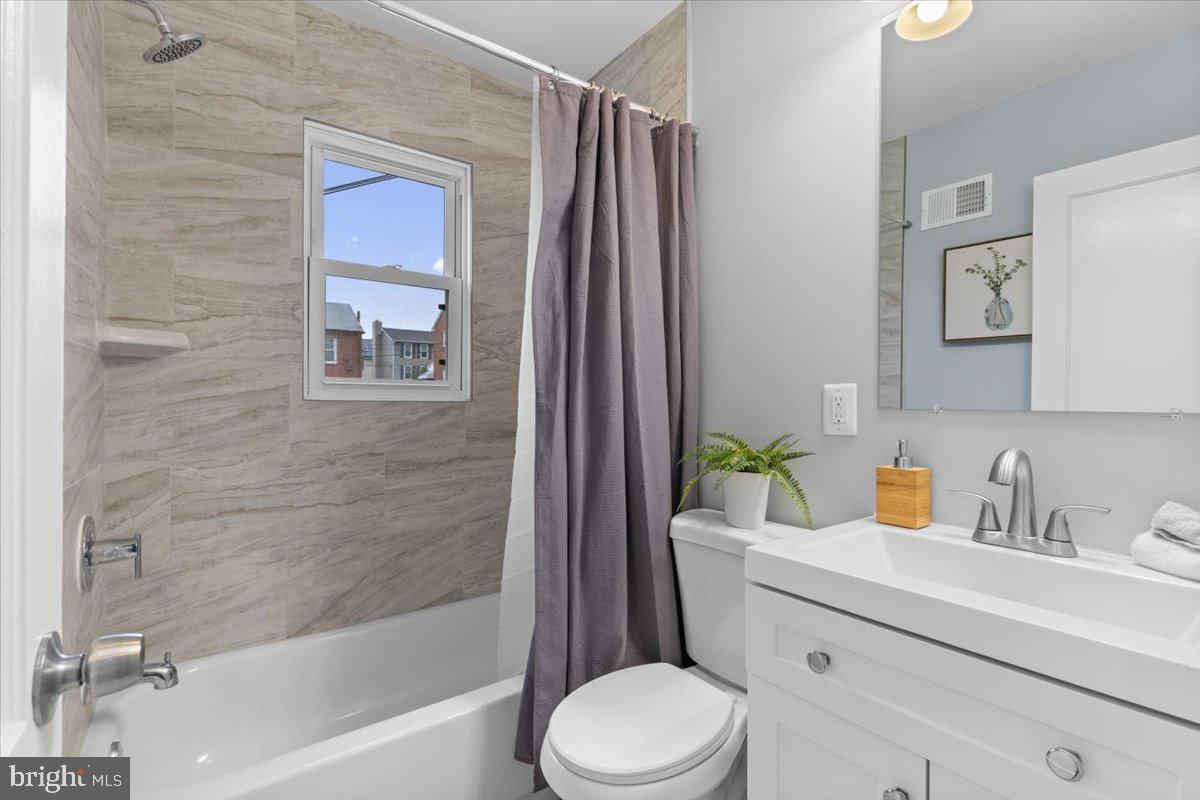 2202 U PL SE, WASHINGTON, District Of Columbia 20020, 2 Bedrooms Bedrooms, ,1 BathroomBathrooms,Residential,For sale,2202 U PL SE,DCDC2229716 MLS # DCDC2229716