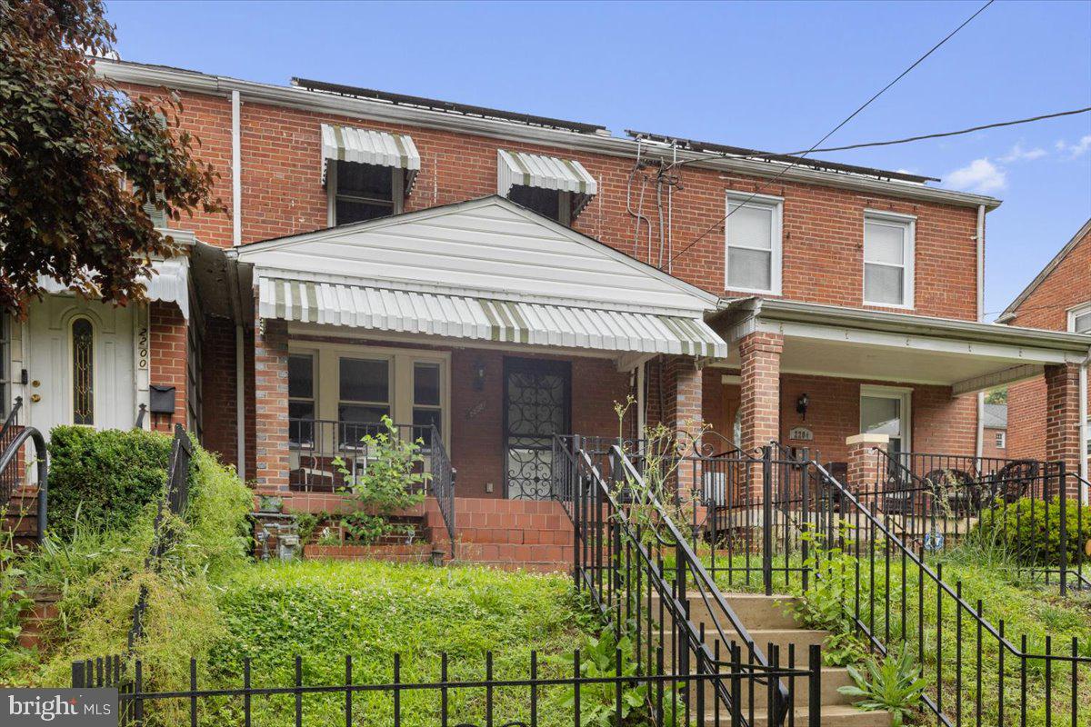 2202 U PL SE, WASHINGTON, District Of Columbia 20020, 2 Bedrooms Bedrooms, ,1 BathroomBathrooms,Residential,For sale,2202 U PL SE,DCDC2229716 MLS # DCDC2229716