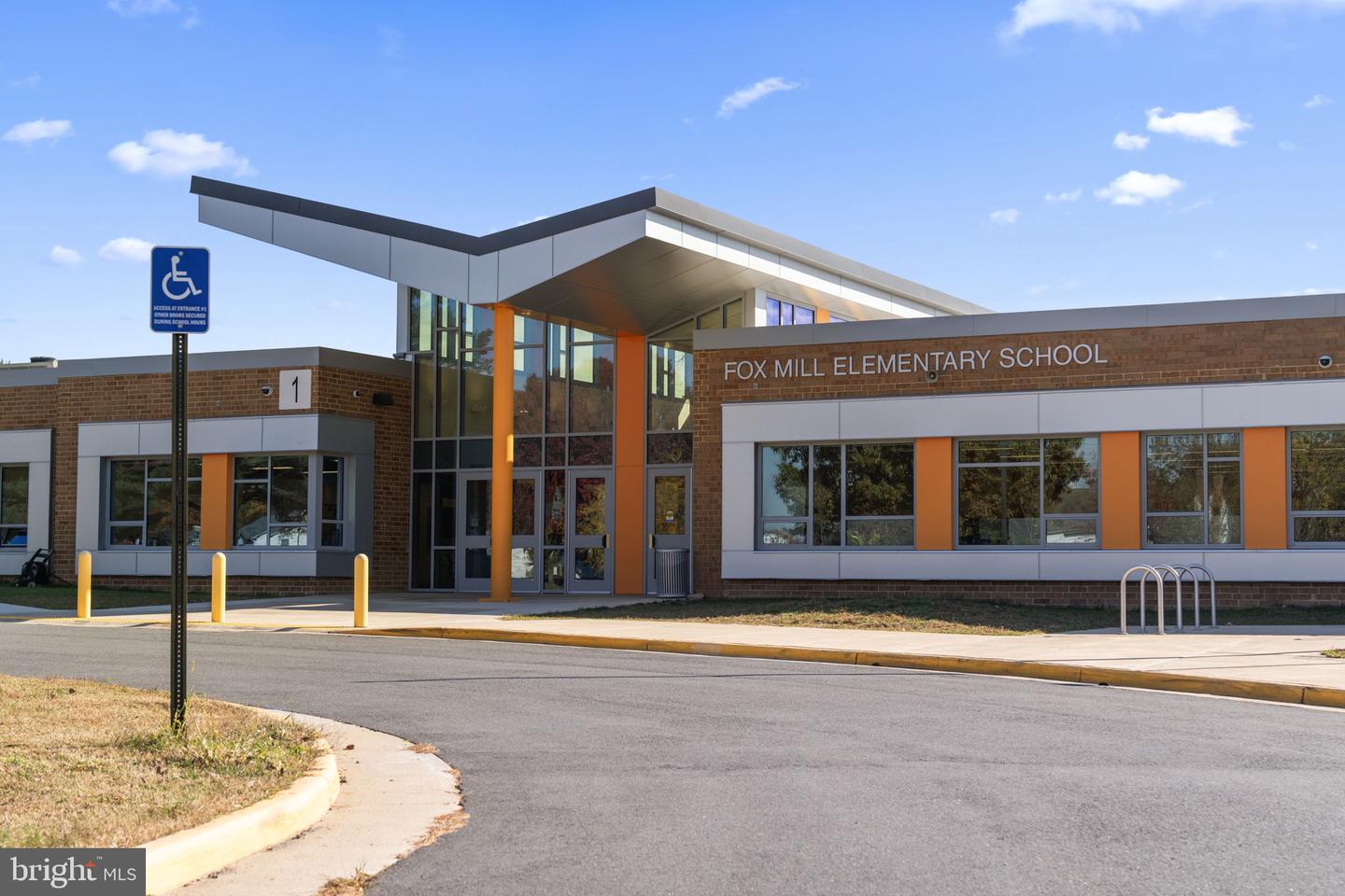 12574 QUINCY ADAMS CT, HERNDON, Virginia 20171, 4 Bedrooms Bedrooms, ,3 BathroomsBathrooms,Residential,For sale,12574 QUINCY ADAMS CT,VAFX2277436 MLS # VAFX2277436