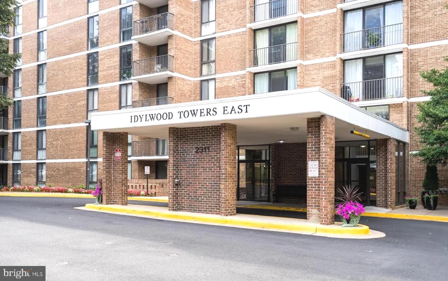 2311 PIMMIT DR #808, FALLS CHURCH, Virginia 22043, 2 Bedrooms Bedrooms, ,2 BathroomsBathrooms,Residential,For sale,2311 PIMMIT DR #808,VAFX2277494 MLS # VAFX2277494