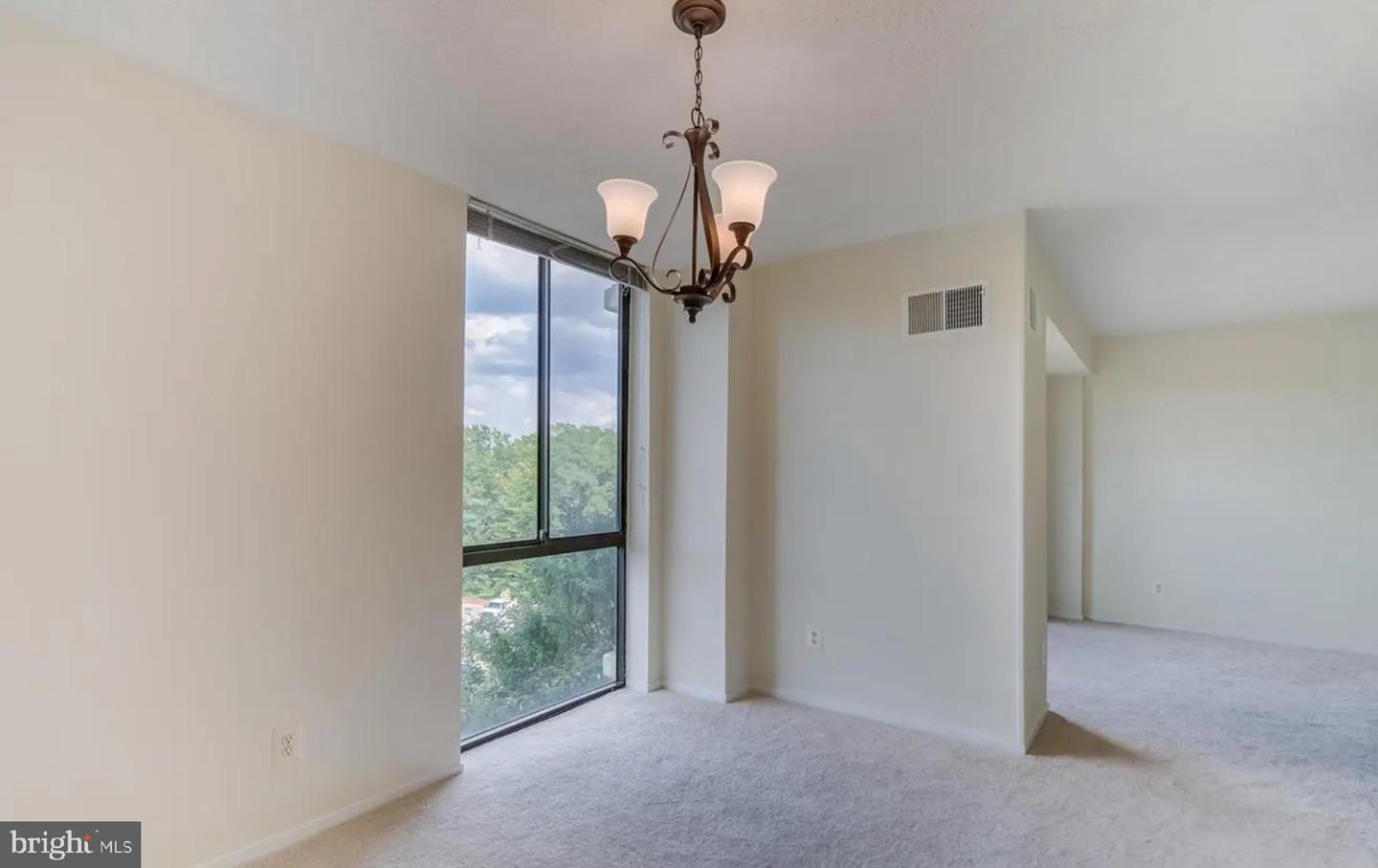 2311 PIMMIT DR #808, FALLS CHURCH, Virginia 22043, 2 Bedrooms Bedrooms, ,2 BathroomsBathrooms,Residential,For sale,2311 PIMMIT DR #808,VAFX2277494 MLS # VAFX2277494