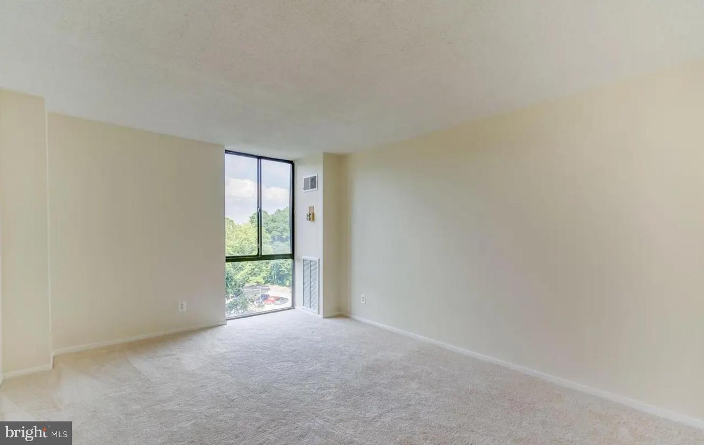 2311 PIMMIT DR #808, FALLS CHURCH, Virginia 22043, 2 Bedrooms Bedrooms, ,2 BathroomsBathrooms,Residential,For sale,2311 PIMMIT DR #808,VAFX2277494 MLS # VAFX2277494