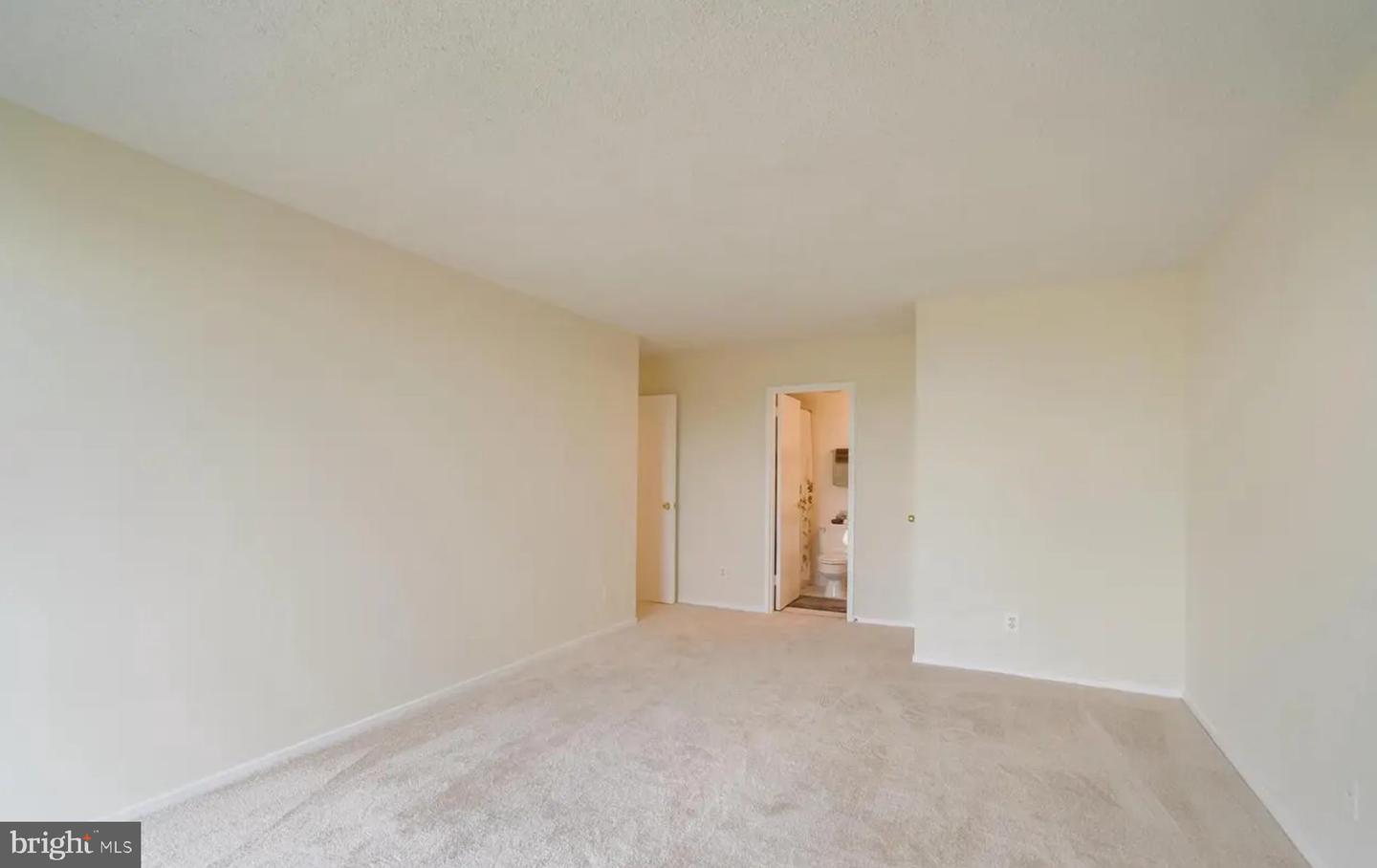 2311 PIMMIT DR #808, FALLS CHURCH, Virginia 22043, 2 Bedrooms Bedrooms, ,2 BathroomsBathrooms,Residential,For sale,2311 PIMMIT DR #808,VAFX2277494 MLS # VAFX2277494