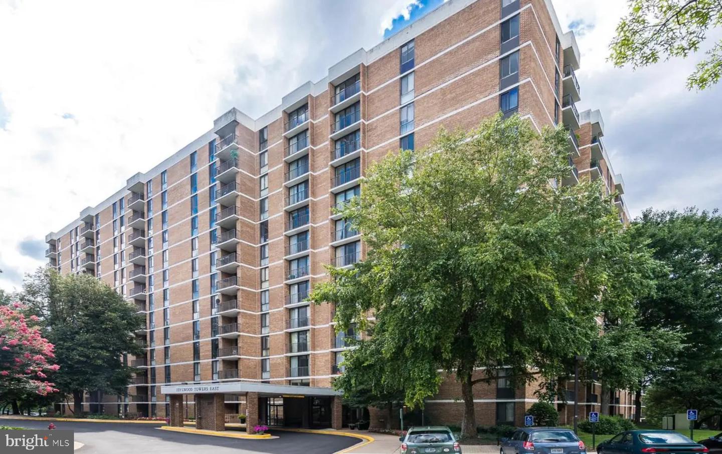 2311 PIMMIT DR #808, FALLS CHURCH, Virginia 22043, 2 Bedrooms Bedrooms, ,2 BathroomsBathrooms,Residential,For sale,2311 PIMMIT DR #808,VAFX2277494 MLS # VAFX2277494