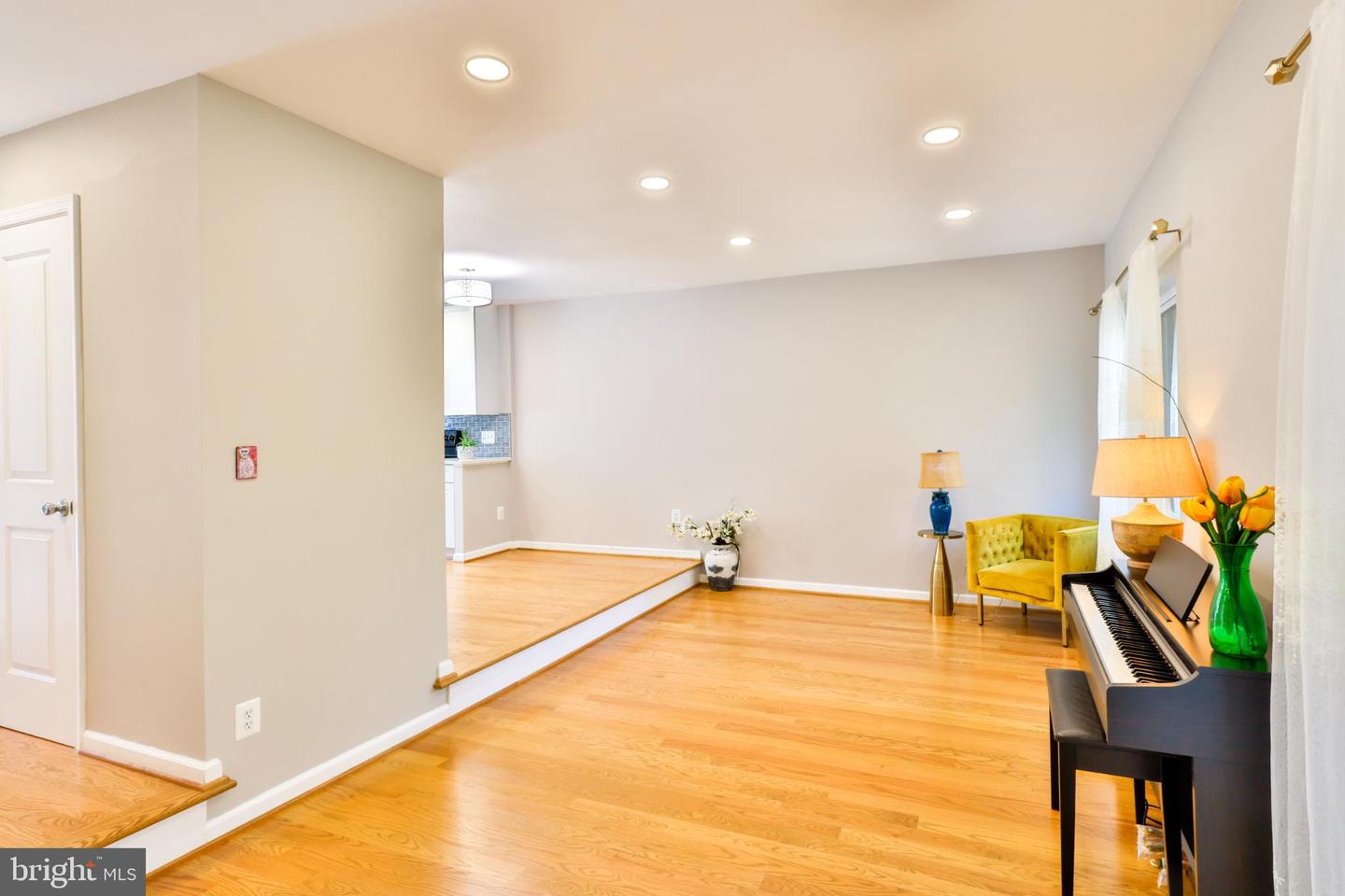 11817 COOPERS CT, RESTON, Virginia 20191, 3 Bedrooms Bedrooms, 8 Rooms Rooms,2 BathroomsBathrooms,Residential,For sale,11817 COOPERS CT,VAFX2277594 MLS # VAFX2277594