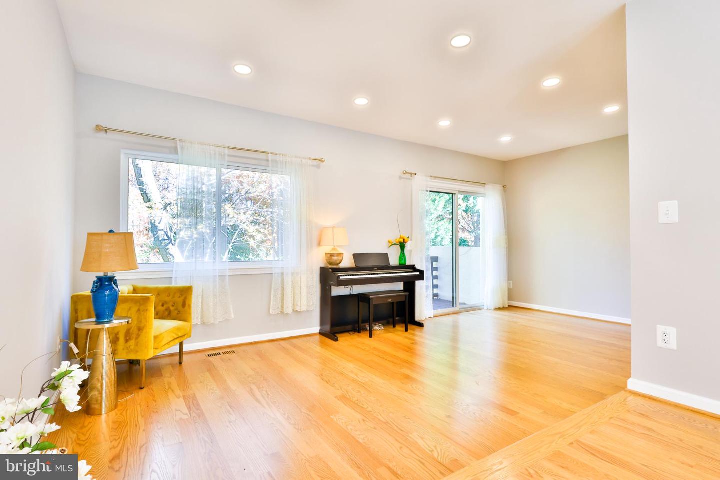 11817 COOPERS CT, RESTON, Virginia 20191, 3 Bedrooms Bedrooms, 8 Rooms Rooms,2 BathroomsBathrooms,Residential,For sale,11817 COOPERS CT,VAFX2277594 MLS # VAFX2277594