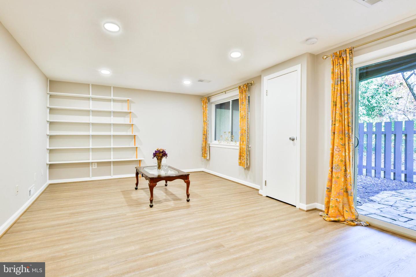 11817 COOPERS CT, RESTON, Virginia 20191, 3 Bedrooms Bedrooms, 8 Rooms Rooms,2 BathroomsBathrooms,Residential,For sale,11817 COOPERS CT,VAFX2277594 MLS # VAFX2277594