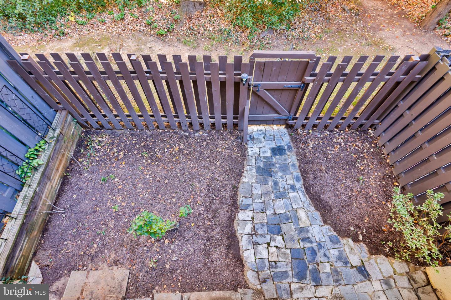 11817 COOPERS CT, RESTON, Virginia 20191, 3 Bedrooms Bedrooms, 8 Rooms Rooms,2 BathroomsBathrooms,Residential,For sale,11817 COOPERS CT,VAFX2277594 MLS # VAFX2277594