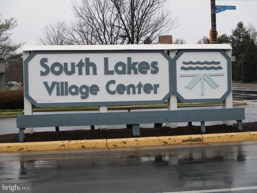 11817 COOPERS CT, RESTON, Virginia 20191, 3 Bedrooms Bedrooms, 8 Rooms Rooms,2 BathroomsBathrooms,Residential,For sale,11817 COOPERS CT,VAFX2277594 MLS # VAFX2277594