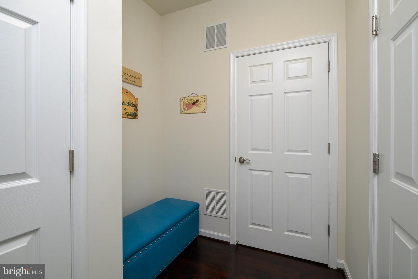 112 LONG POINT DR, FREDERICKSBURG, Virginia 22406, 2 Bedrooms Bedrooms, 10 Rooms Rooms,2 BathroomsBathrooms,Residential,For sale,112 LONG POINT DR,VAST2044020 MLS # VAST2044020