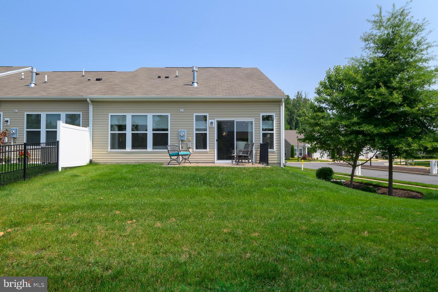 112 LONG POINT DR, FREDERICKSBURG, Virginia 22406, 2 Bedrooms Bedrooms, 10 Rooms Rooms,2 BathroomsBathrooms,Residential,For sale,112 LONG POINT DR,VAST2044020 MLS # VAST2044020