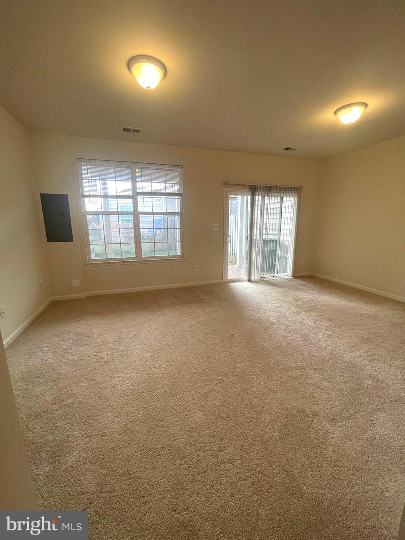 9097 BELO GATE DR, MANASSAS PARK, Virginia 20111, 3 Bedrooms Bedrooms, 1 Room Rooms,3 BathroomsBathrooms,Residential,For sale,9097 BELO GATE DR,VAMP2003452 MLS # VAMP2003452