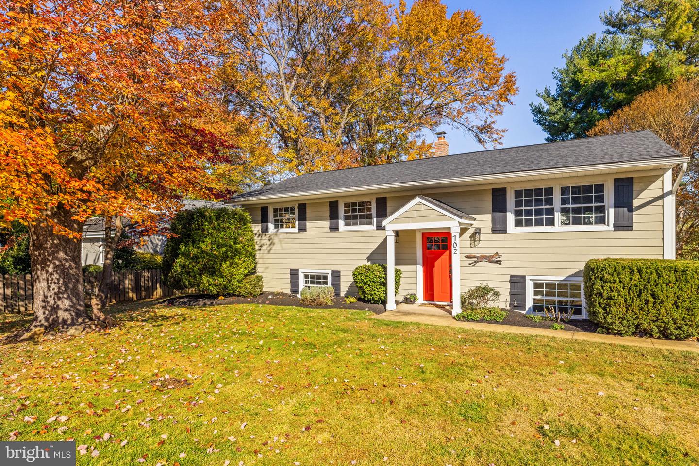 702 STONEWALL AVE, MIDDLEBURG, Virginia 20117, 4 Bedrooms Bedrooms, ,2 BathroomsBathrooms,Residential,For sale,702 STONEWALL AVE,VALO2110642 MLS # VALO2110642