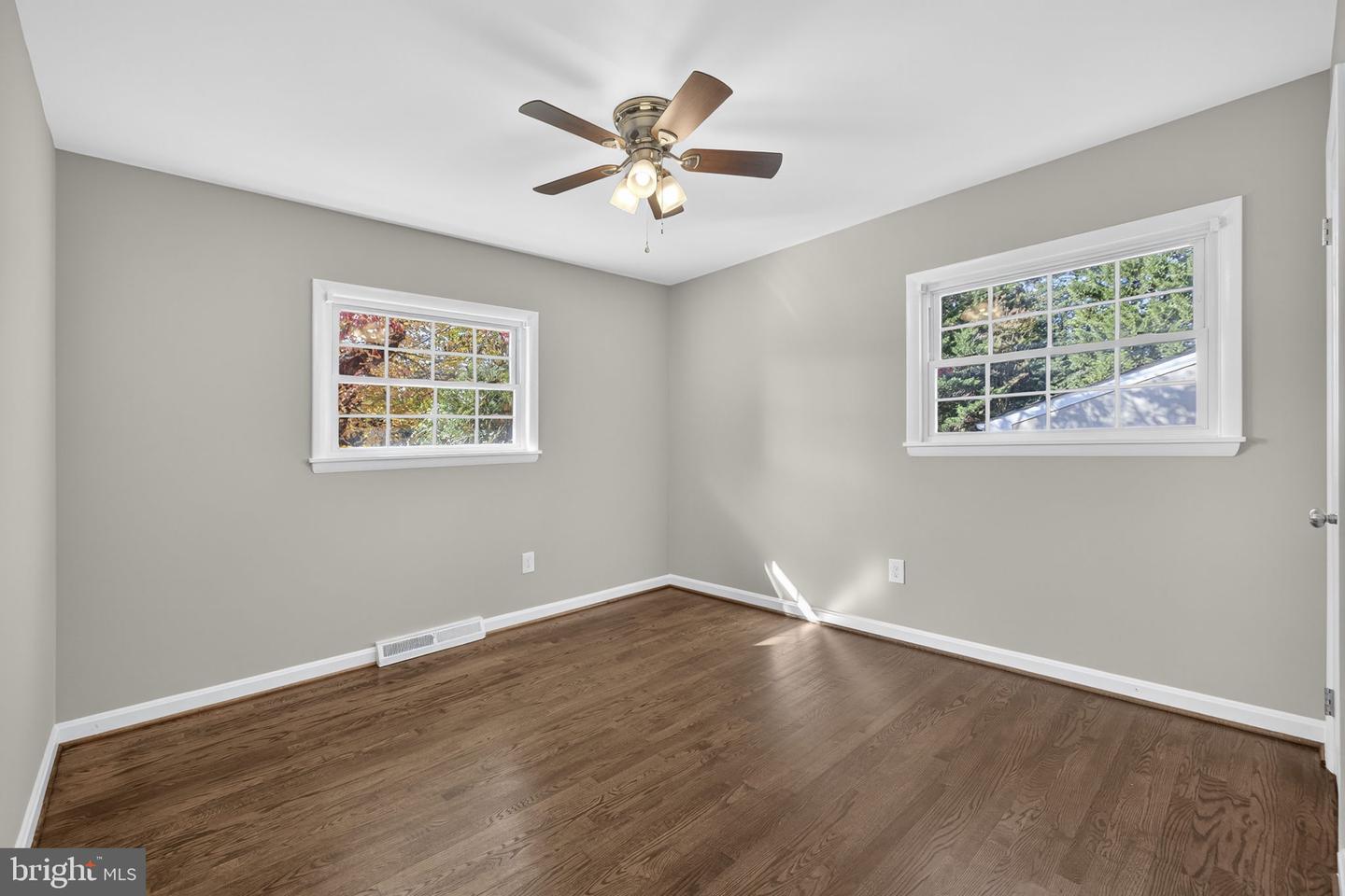 702 STONEWALL AVE, MIDDLEBURG, Virginia 20117, 4 Bedrooms Bedrooms, ,2 BathroomsBathrooms,Residential,For sale,702 STONEWALL AVE,VALO2110642 MLS # VALO2110642