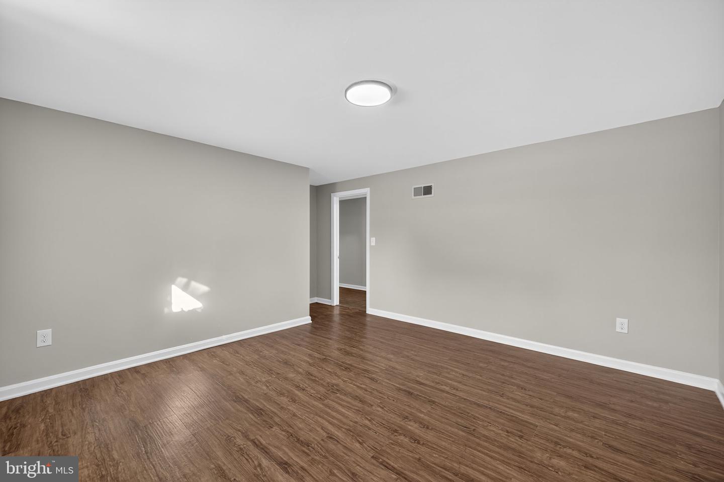 702 STONEWALL AVE, MIDDLEBURG, Virginia 20117, 4 Bedrooms Bedrooms, ,2 BathroomsBathrooms,Residential,For sale,702 STONEWALL AVE,VALO2110642 MLS # VALO2110642