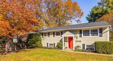 702 STONEWALL AVE, MIDDLEBURG, Virginia 20117, 4 Bedrooms Bedrooms, ,2 BathroomsBathrooms,Residential,For sale,702 STONEWALL AVE,VALO2110642 MLS # VALO2110642