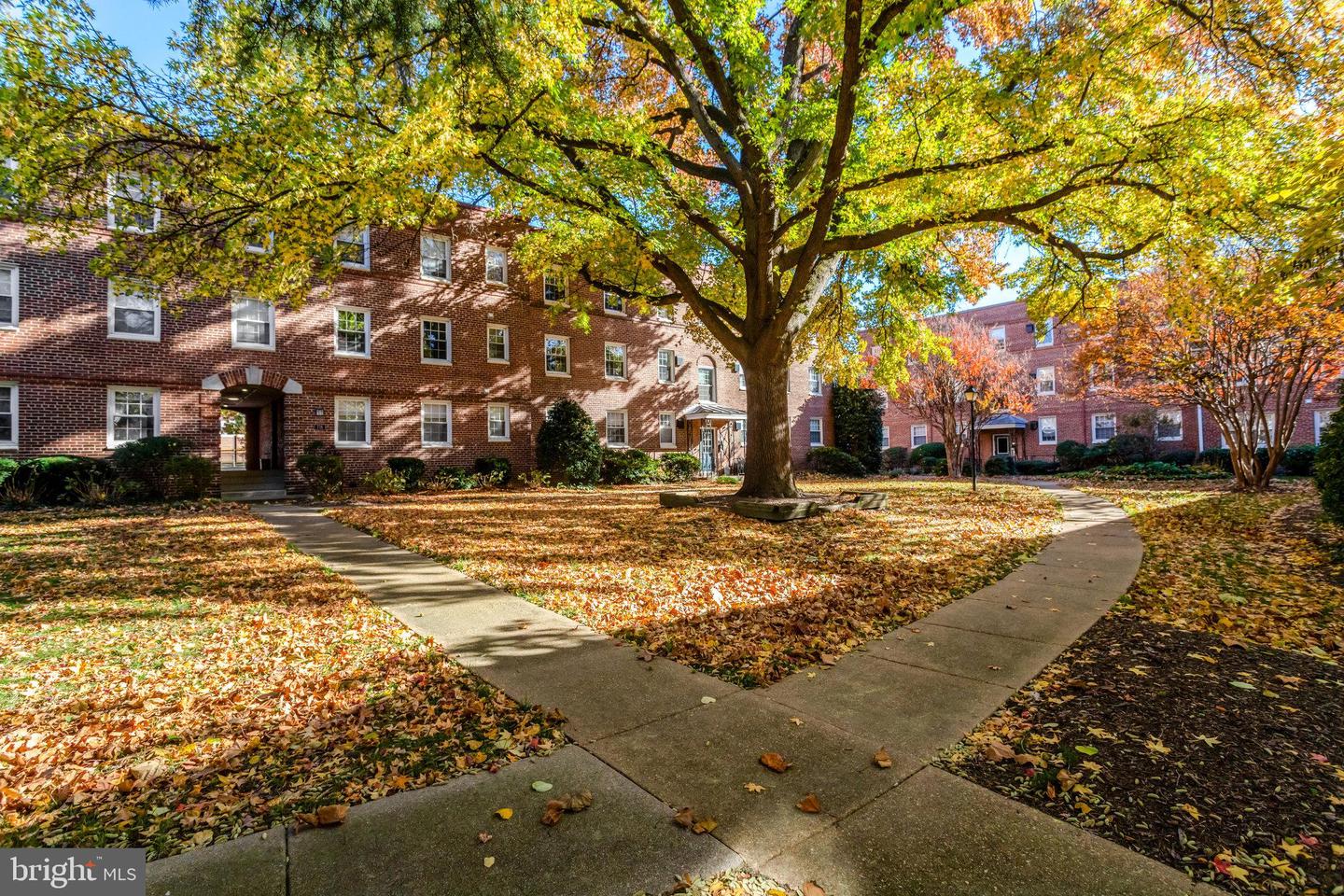 726 S FAYETTE ST #21, ALEXANDRIA, Virginia 22314, 2 Bedrooms Bedrooms, ,1 BathroomBathrooms,Residential,For sale,726 S FAYETTE ST #21,VAAX2051574 MLS # VAAX2051574