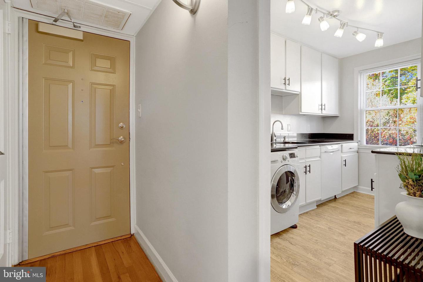 726 S FAYETTE ST #21, ALEXANDRIA, Virginia 22314, 2 Bedrooms Bedrooms, ,1 BathroomBathrooms,Residential,For sale,726 S FAYETTE ST #21,VAAX2051574 MLS # VAAX2051574