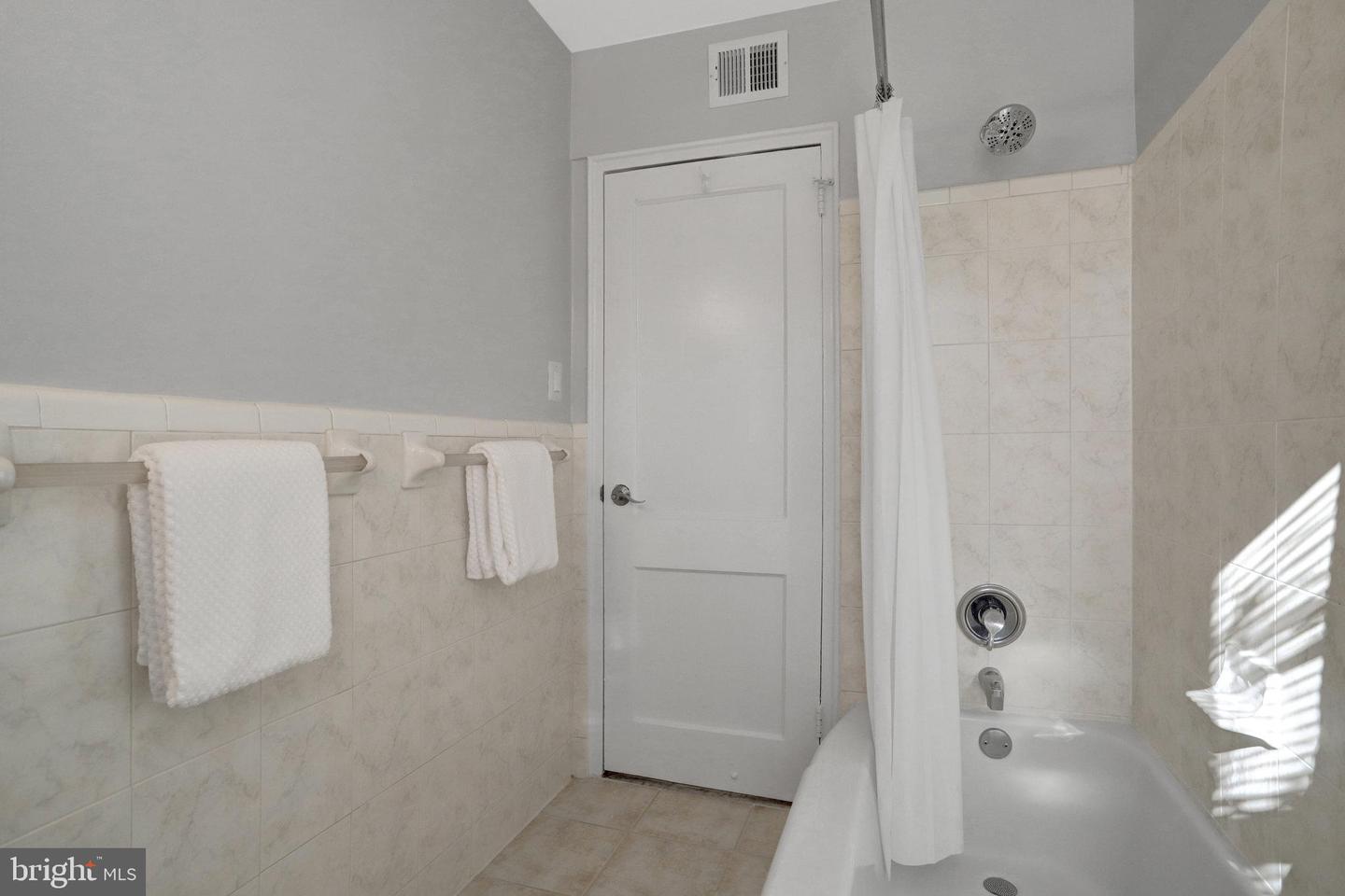 726 S FAYETTE ST #21, ALEXANDRIA, Virginia 22314, 2 Bedrooms Bedrooms, ,1 BathroomBathrooms,Residential,For sale,726 S FAYETTE ST #21,VAAX2051574 MLS # VAAX2051574