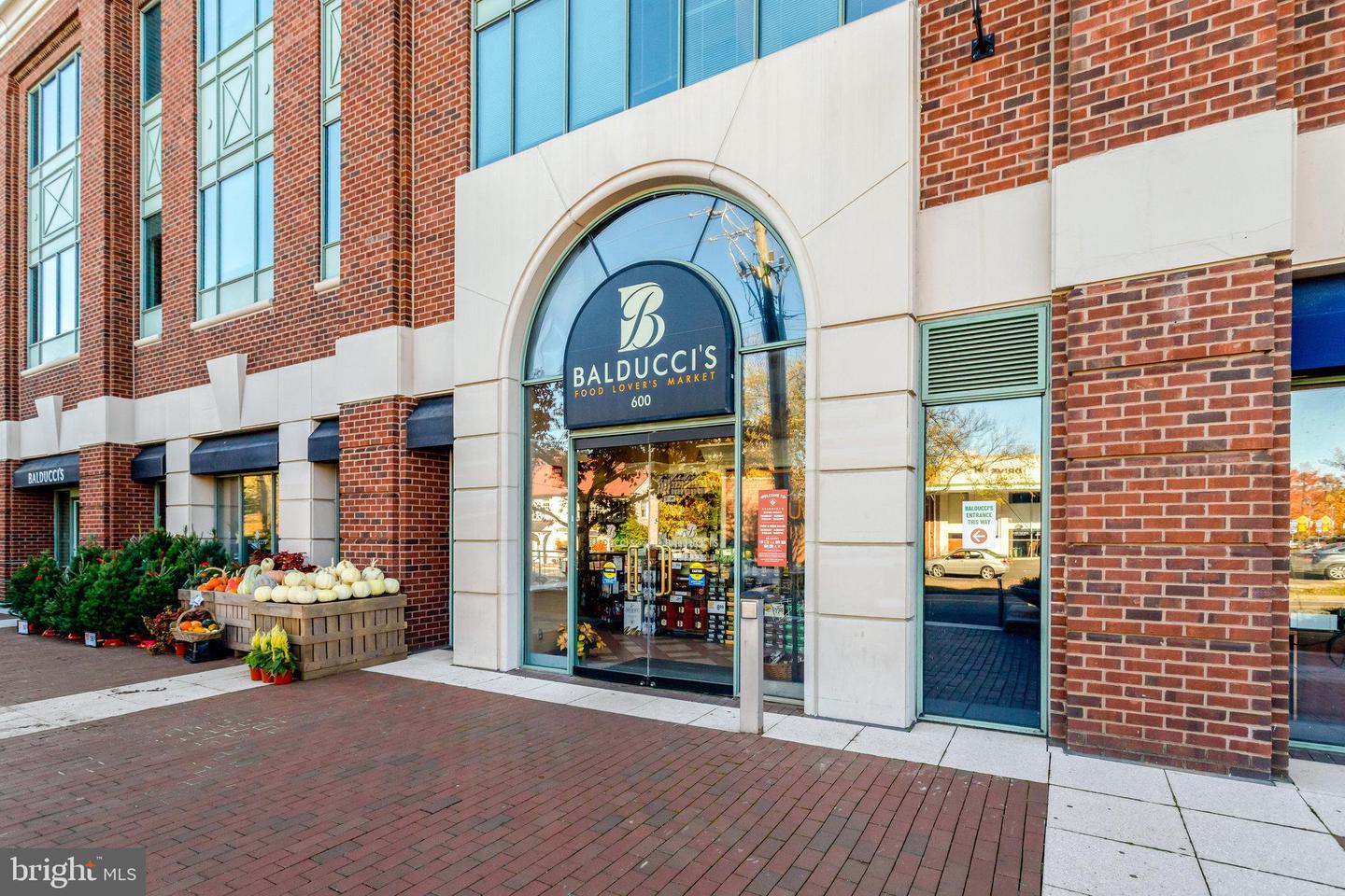 726 S FAYETTE ST #21, ALEXANDRIA, Virginia 22314, 2 Bedrooms Bedrooms, ,1 BathroomBathrooms,Residential,For sale,726 S FAYETTE ST #21,VAAX2051574 MLS # VAAX2051574