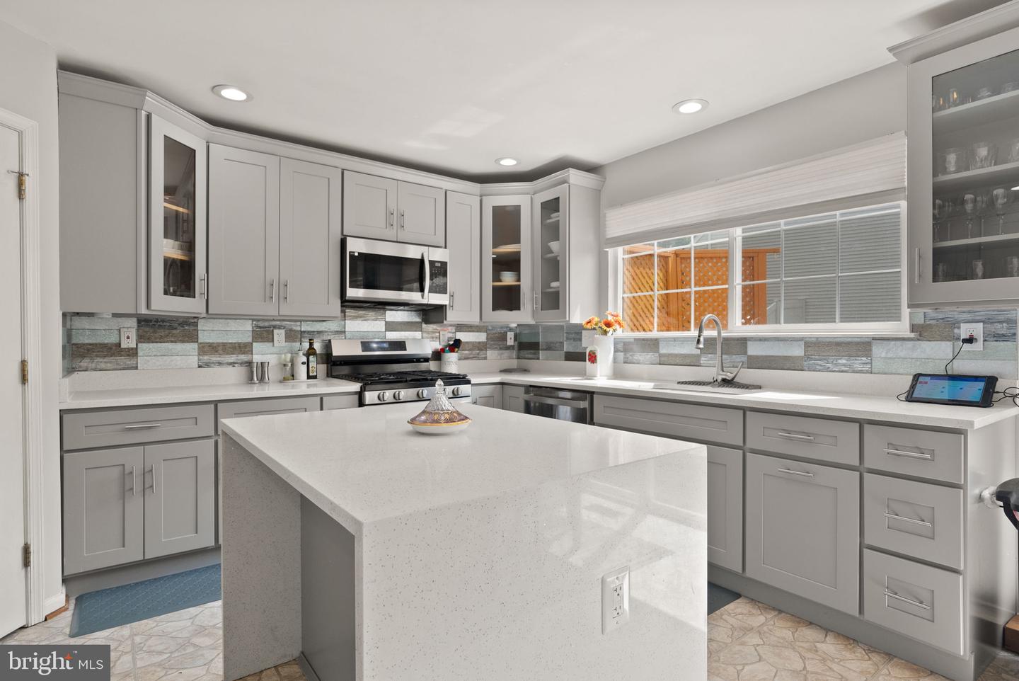 15725 MARBURY HEIGHTS WAY, DUMFRIES, Virginia 22025, 5 Bedrooms Bedrooms, ,3 BathroomsBathrooms,Residential,For sale,15725 MARBURY HEIGHTS WAY,VAPW2107612 MLS # VAPW2107612