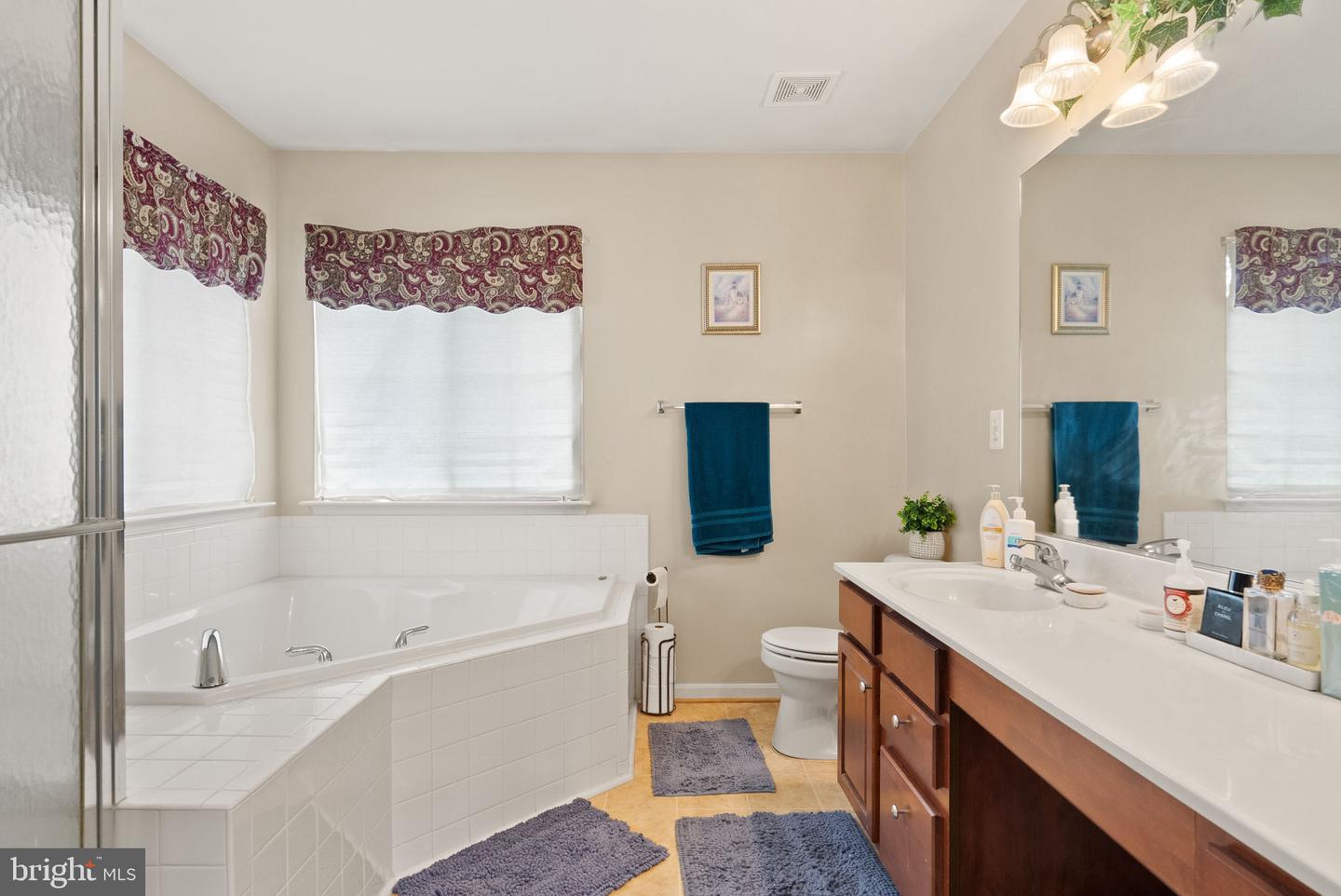 15725 MARBURY HEIGHTS WAY, DUMFRIES, Virginia 22025, 5 Bedrooms Bedrooms, ,3 BathroomsBathrooms,Residential,For sale,15725 MARBURY HEIGHTS WAY,VAPW2107612 MLS # VAPW2107612